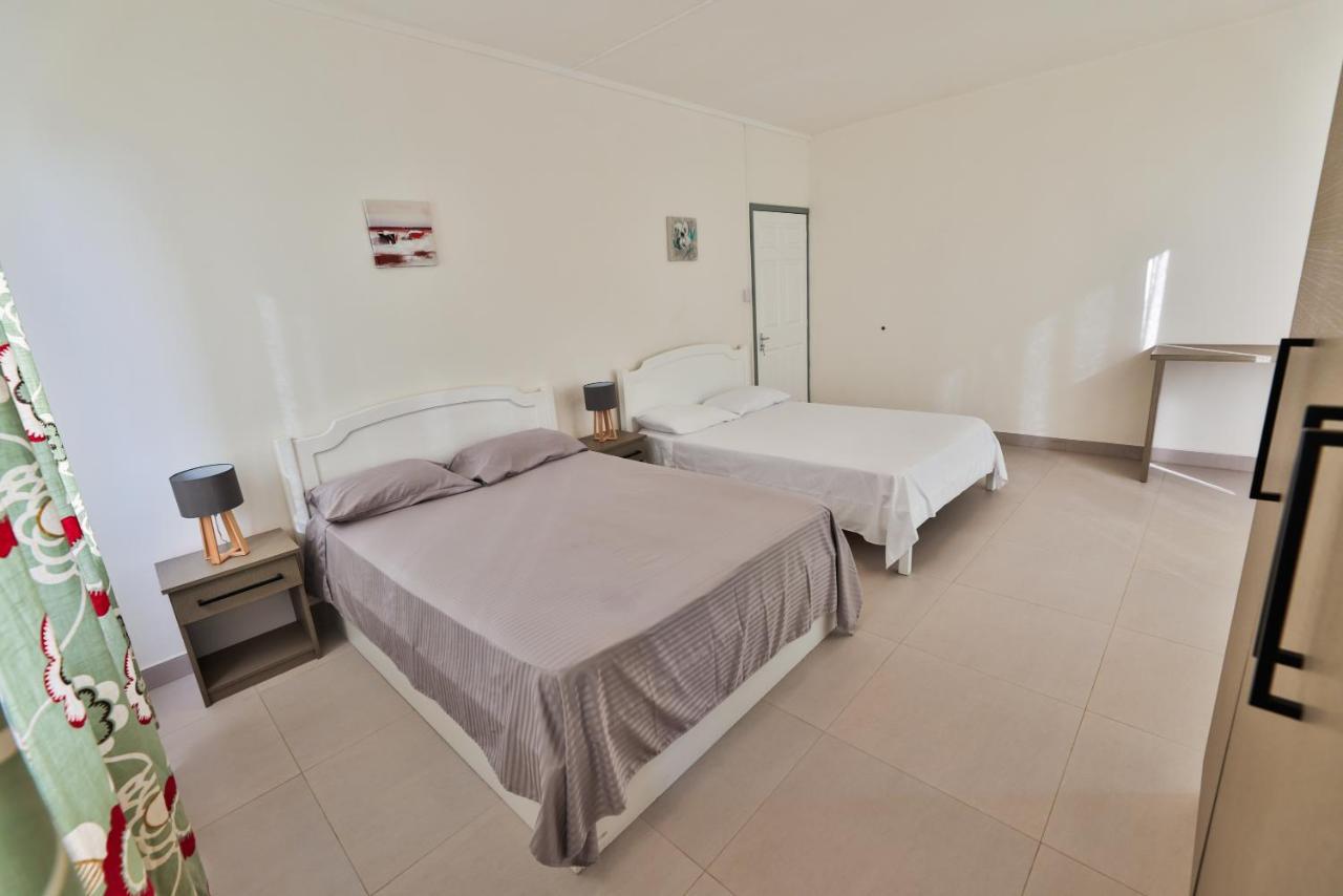 Oceanbreeze Apartments Mont Choisy Luaran gambar