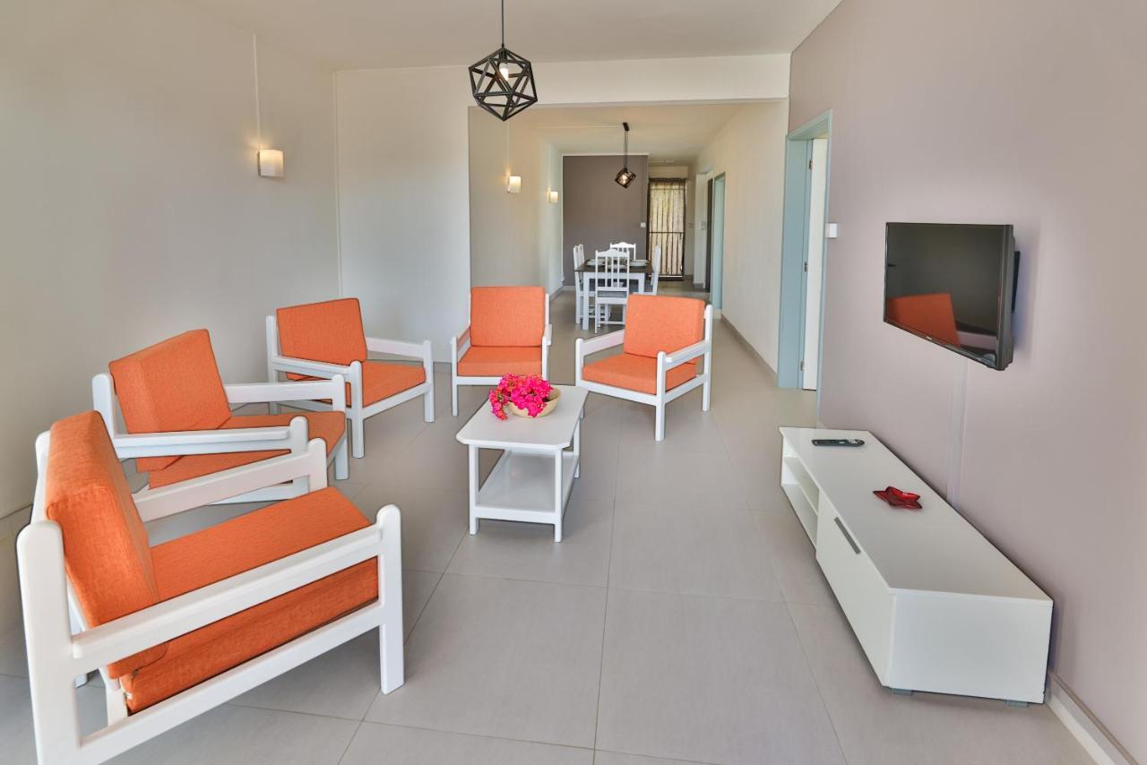 Oceanbreeze Apartments Mont Choisy Luaran gambar